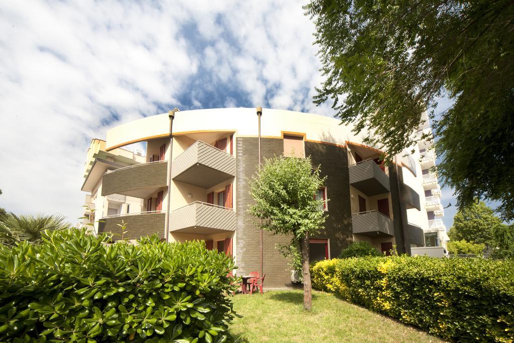 Aris Residence Ричоне Екстериор снимка